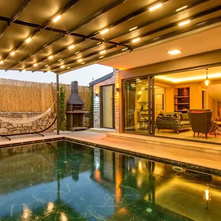 Söğüt 4 - 4 Bedroom With Jacuzzi In *