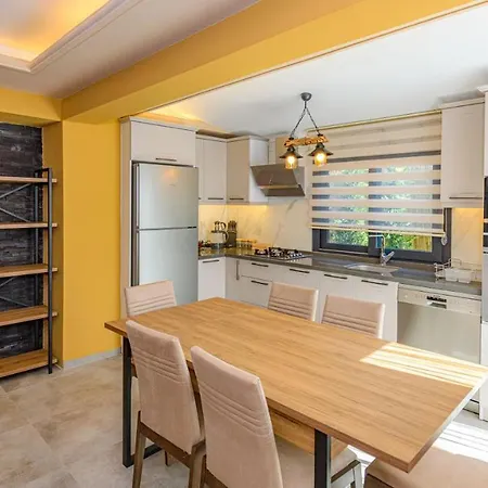 Söğüt 4 - 4 Bedroom With Jacuzzi In