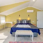 Soeguet 4 - 4 Bedroom With Jacuzzi In フェティエ
