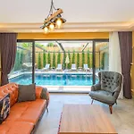 ヴィラ Soeguet 4 - 4 Bedroom With Jacuzzi In