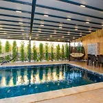 Soeguet 4 - 4 Bedroom With Jacuzzi In フェティエ