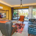 ヴィラ Soeguet 4 - 4 Bedroom With Jacuzzi In フェティエ
