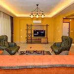 Soeguet 4 - 4 Bedroom With Jacuzzi In フェティエ