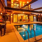 Söğüt 4 - 4 Bedroom With Jacuzzi In Villa *