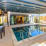 ヴィラ Soeguet 4 - 4 Bedroom With Jacuzzi In *