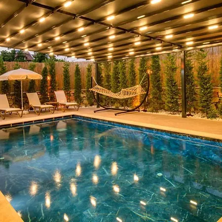 Soeguet 4 - 4 Bedroom With Jacuzzi In Fethiye