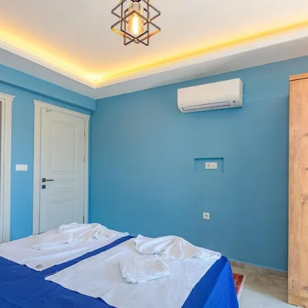 Willa Soeguet 4 - 4 Bedroom With Jacuzzi In