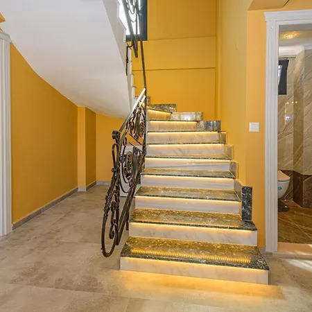 Soeguet 4 - 4 Bedroom With Jacuzzi In *