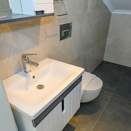 Willa Soeguet 4 - 4 Bedroom With Jacuzzi In