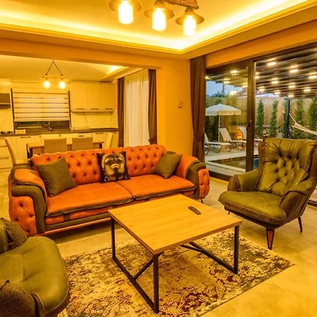 Soeguet 4 - 4 Bedroom With Jacuzzi In Willa *