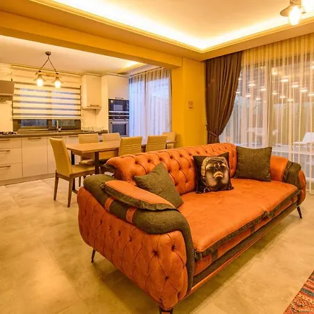 Willa Soeguet 4 - 4 Bedroom With Jacuzzi In