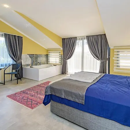 ヴィラ Soeguet 4 - 4 Bedroom With Jacuzzi In