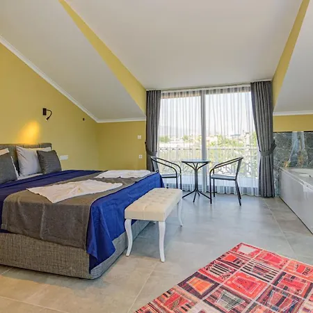 Villa Söğüt 4 - 4 Bedroom With Jacuzzi In *