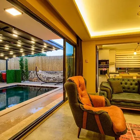 Söğüt 4 - 4 Bedroom With Jacuzzi In Villa Fethiye