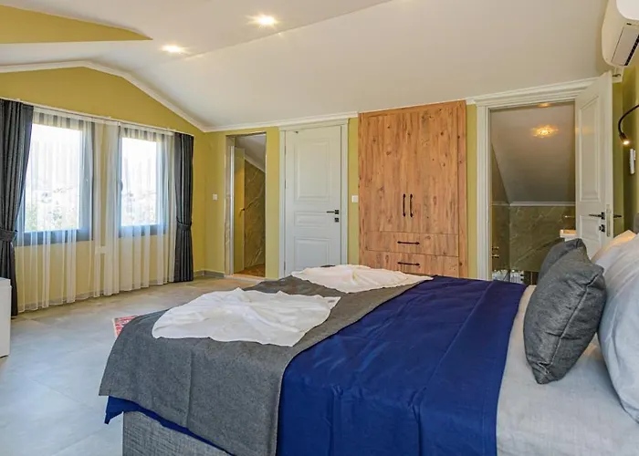 Soeguet 4 - 4 Bedroom With Jacuzzi In Фетхие