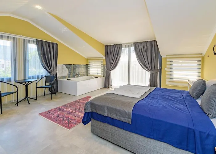 Вилла Soeguet 4 - 4 Bedroom With Jacuzzi In