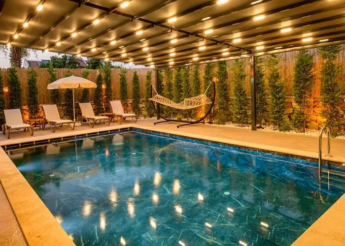 Soeguet 4 - 4 Bedroom With Jacuzzi In Фетхие