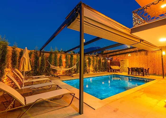Soeguet 4 - 4 Bedroom With Jacuzzi In Фетхие