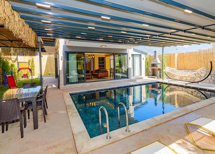 别墅 Soeguet 4 - 4 Bedroom With Jacuzzi In *